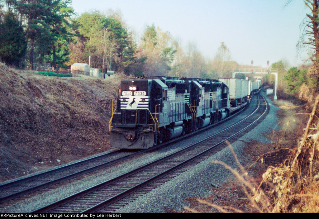 NS 7034 on #221